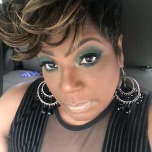 Meet your Posher, Traci